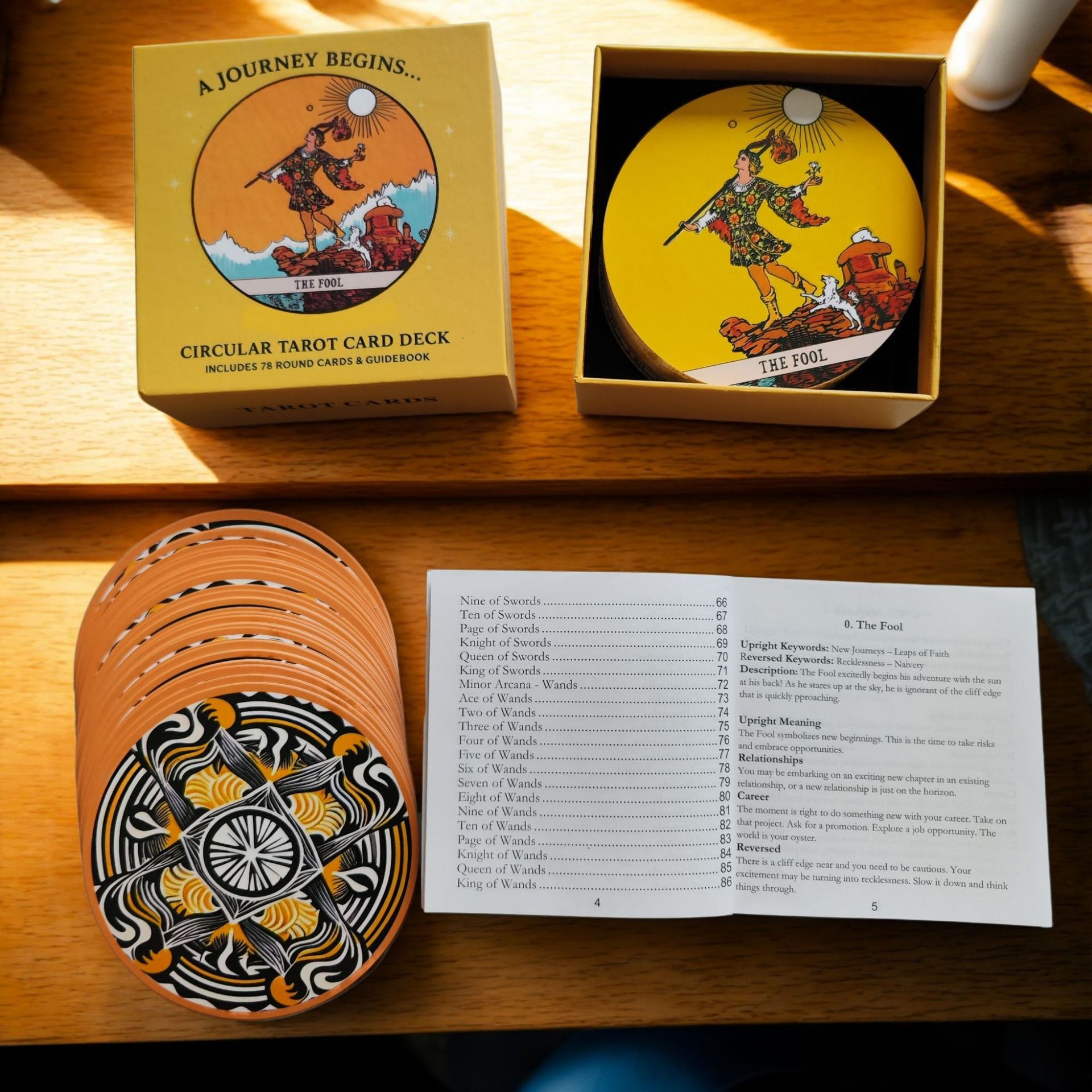 원형 타로 카드 세트, 78장의 둥근 카드와 종이 가이 - Tarot Deck With Guidebook 리뷰 및 가격